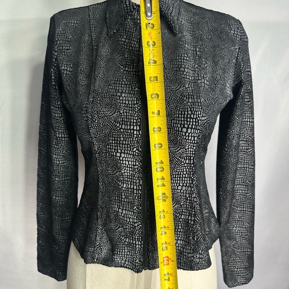 Hugo Buscati size 4 Elegant Black Women's Jacket pre owned Exellent condition - Picture 6 of 11
